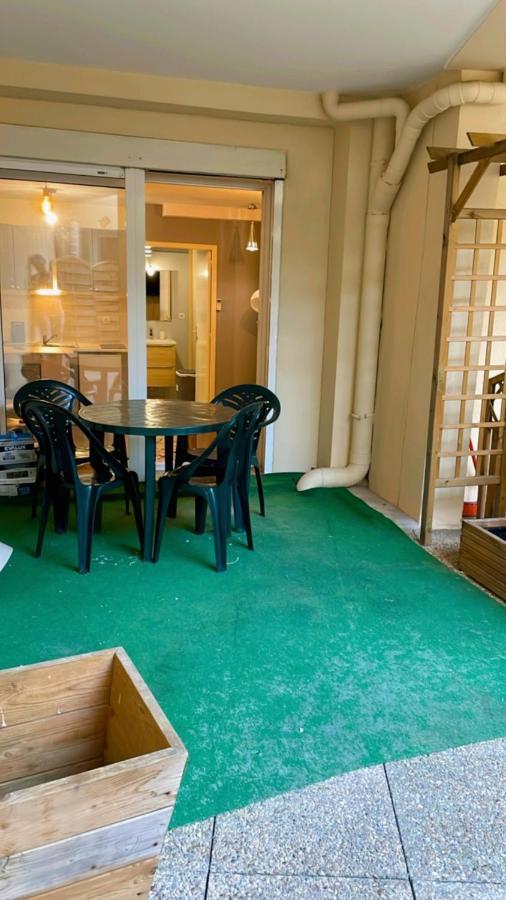 Ferienwohnung Plenitude Terrasse Le Mans Exterior foto